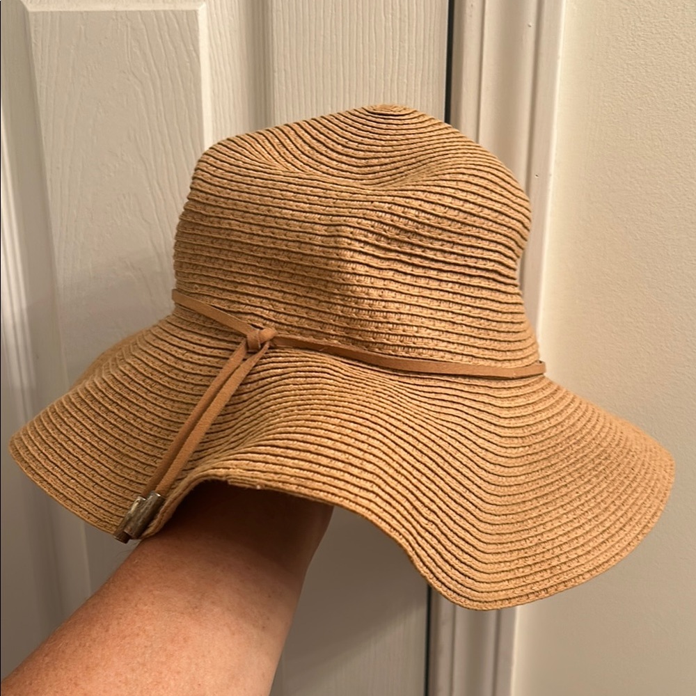 Wide BrimTan Woven Summer Beach Sun Hat-Packable Straw Floppy Style w/Suede Tie